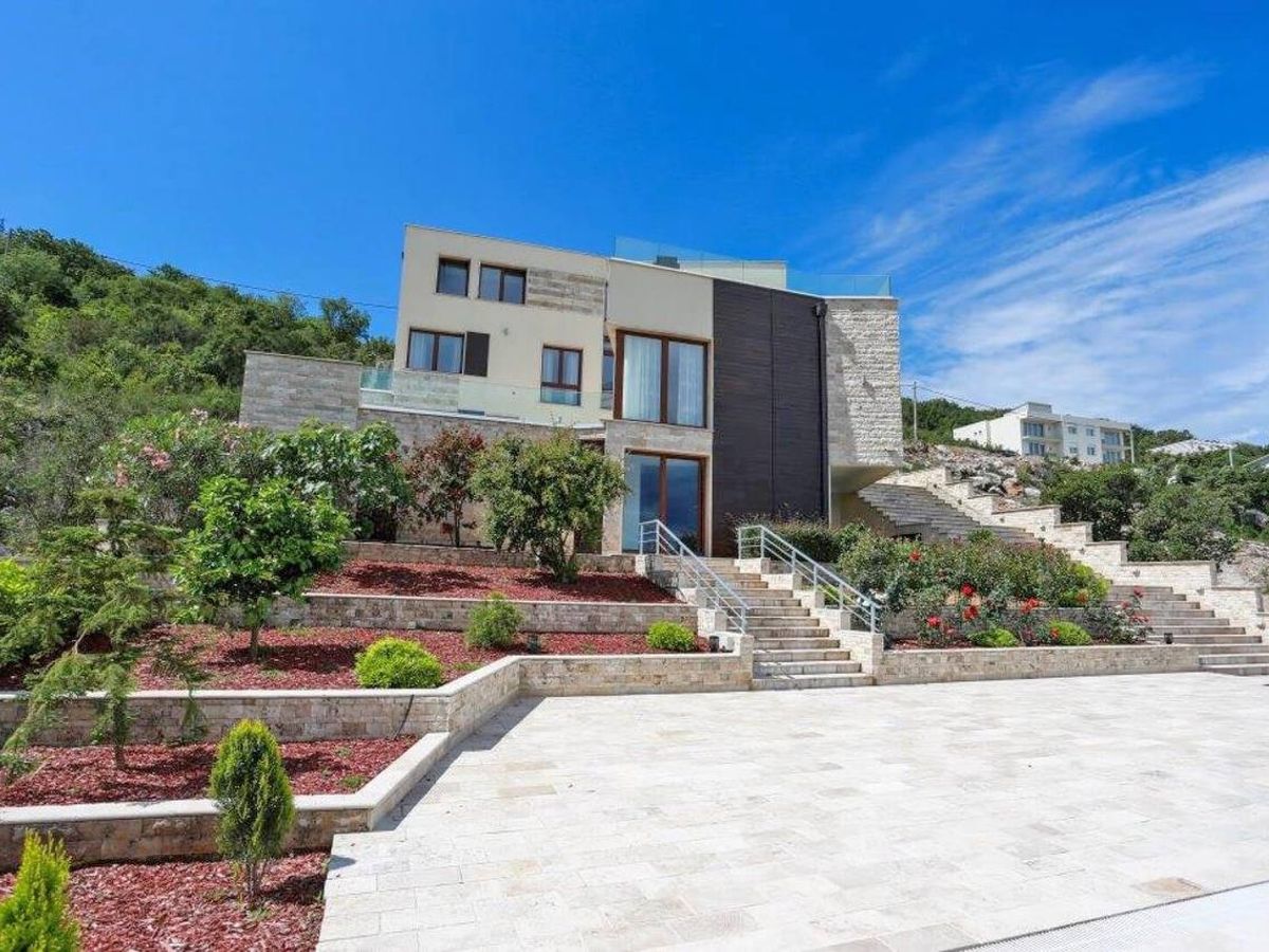 Waterfront Villa in Tivat, Krašići Area 3