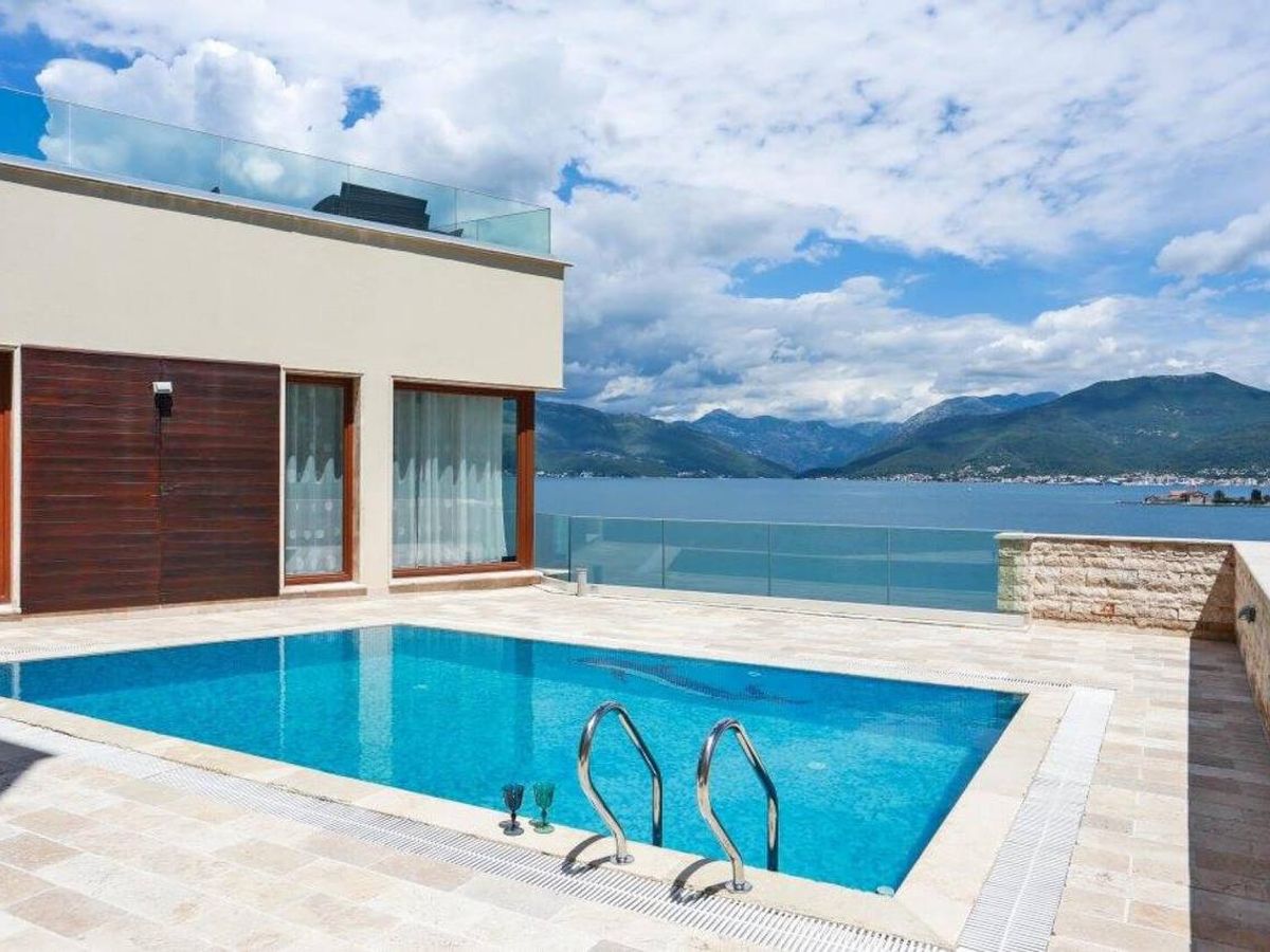 Waterfront Villa in Tivat, Krašići Area thumbnail 6