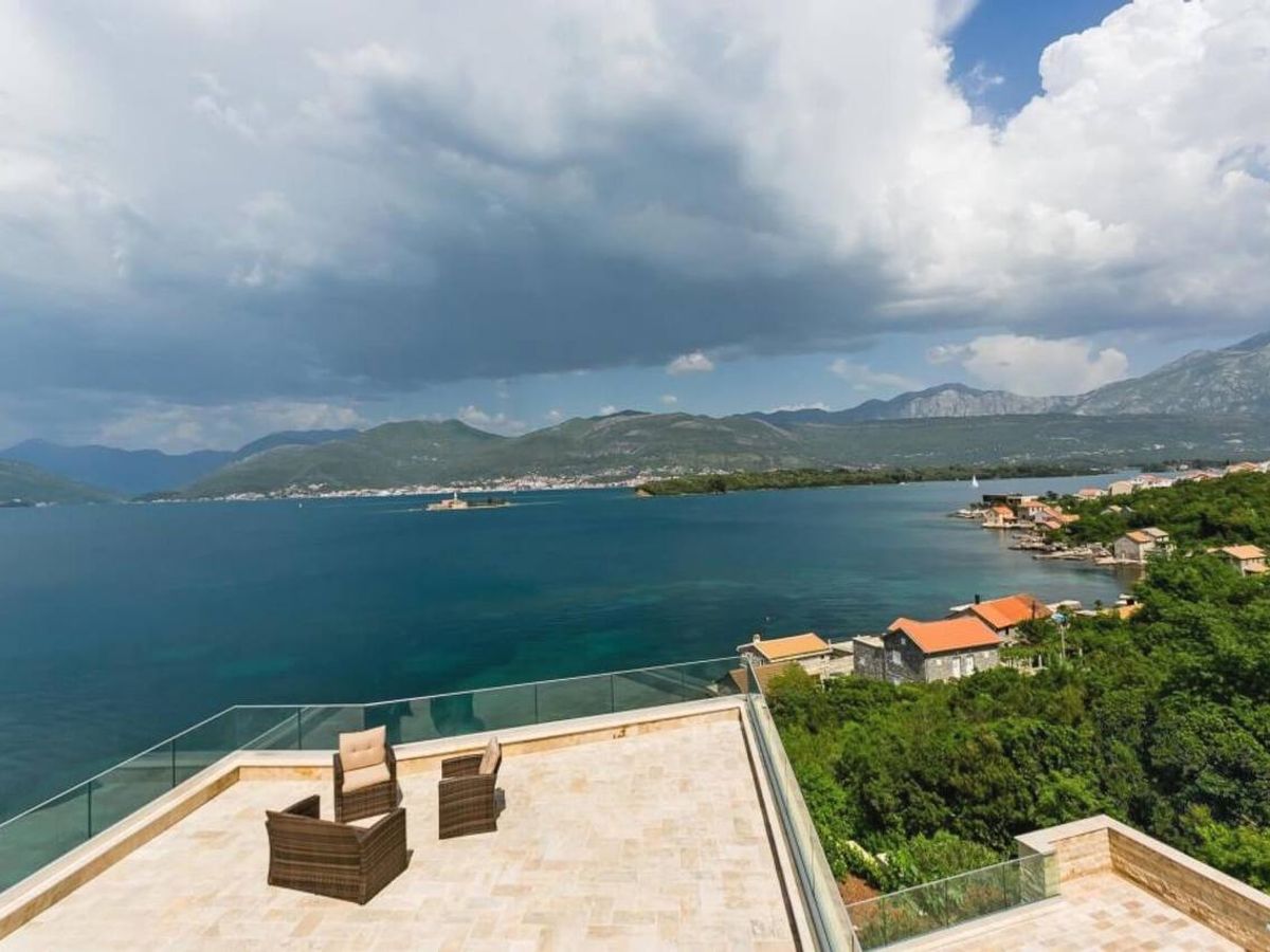 Waterfront Villa in Tivat, Krašići Area thumbnail 7