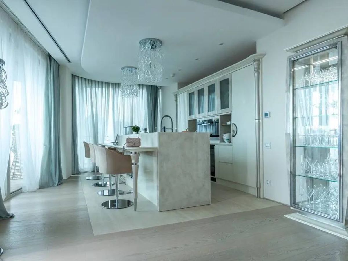 Spacious Four-Bedroom Apartment in Dukley Gardens Budva thumbnail 8