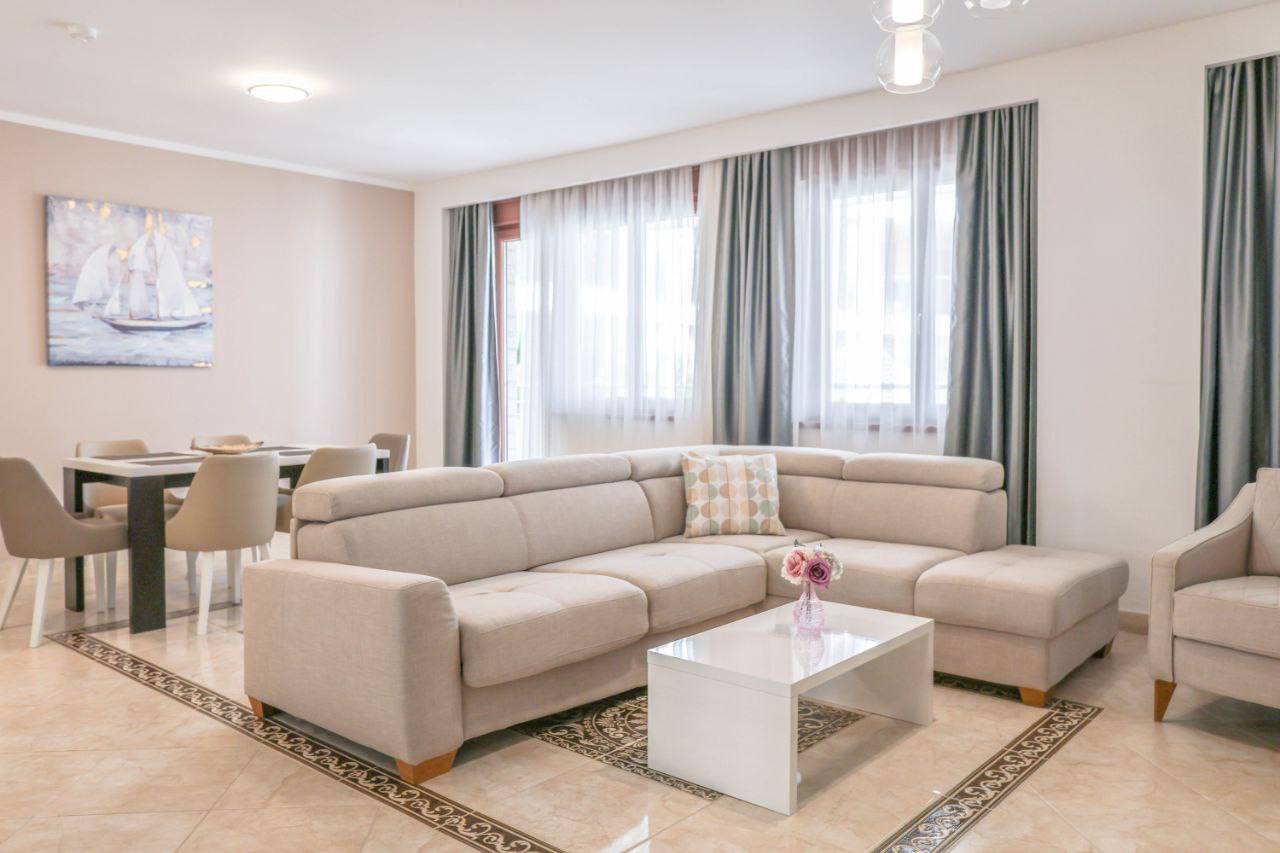 Квартира с 1 спальней в Бечичи, 90 м²