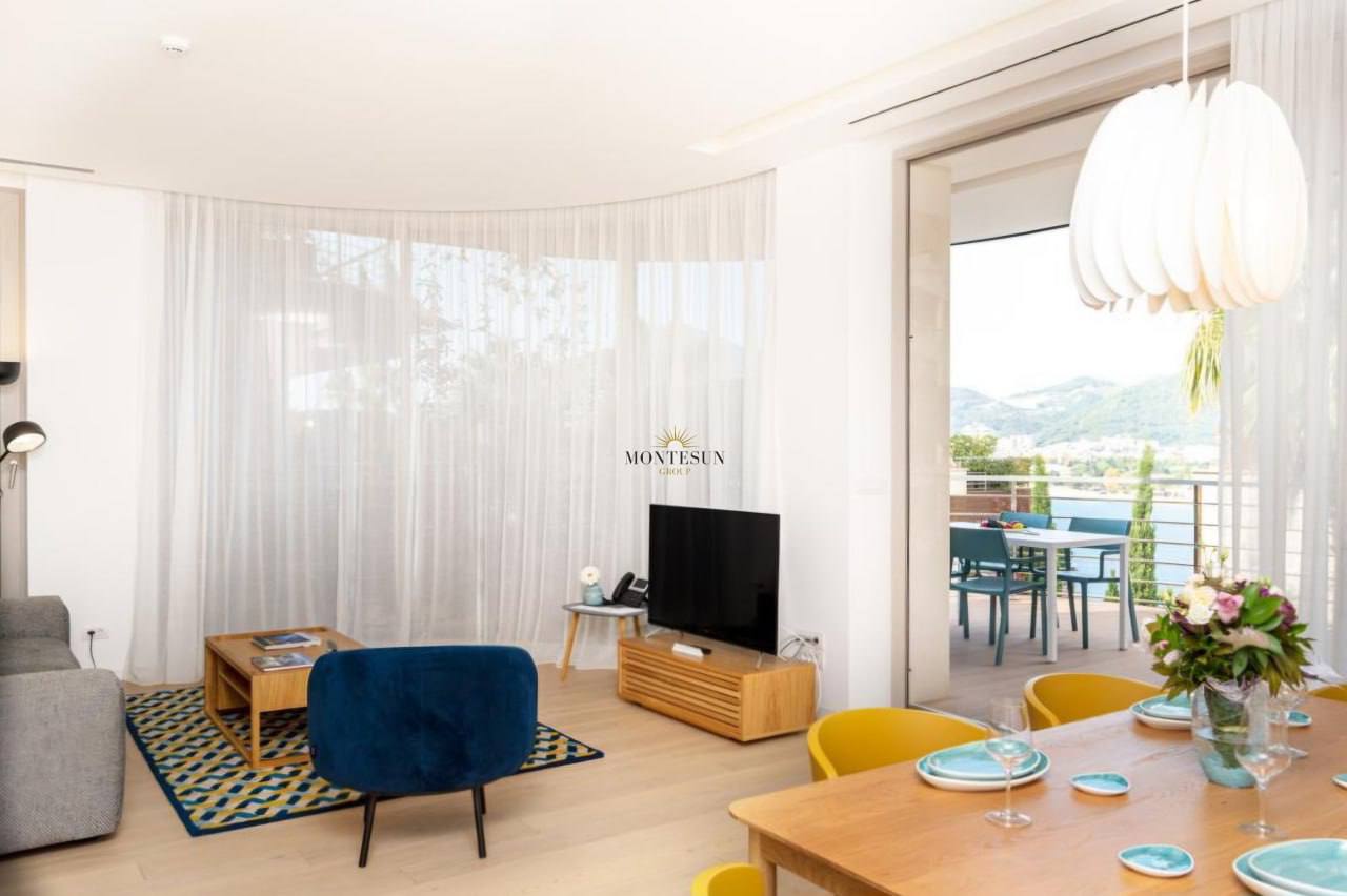 Квартира с 2 спальнями в Будве, 150 м²