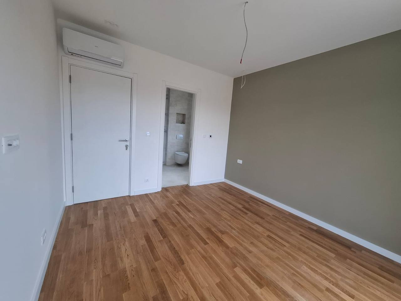Вилла с 4 спальнями в Тивате, 250 м² thumbnail 16
