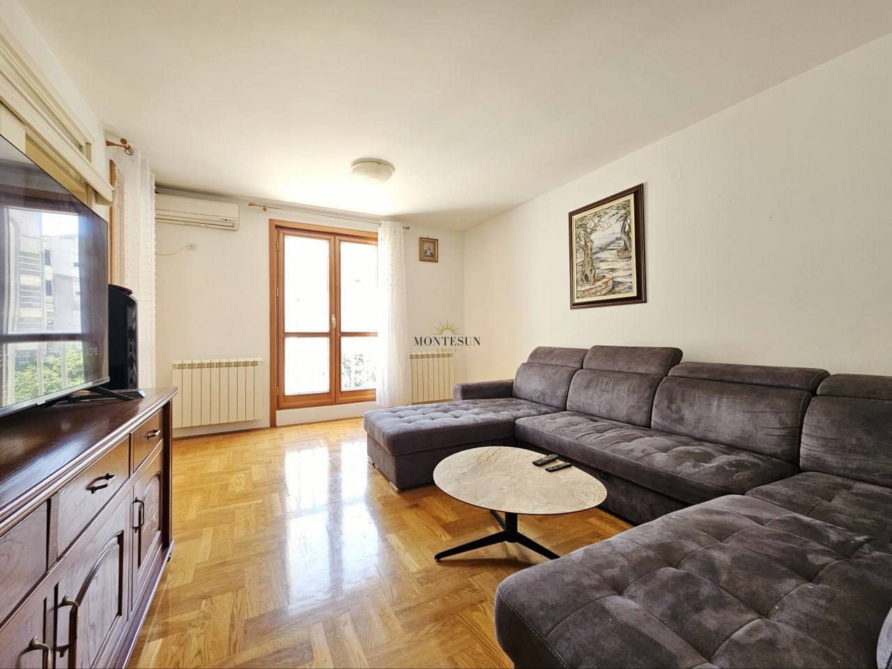 Квартира с 2 спальнями в Будве, 76 м²