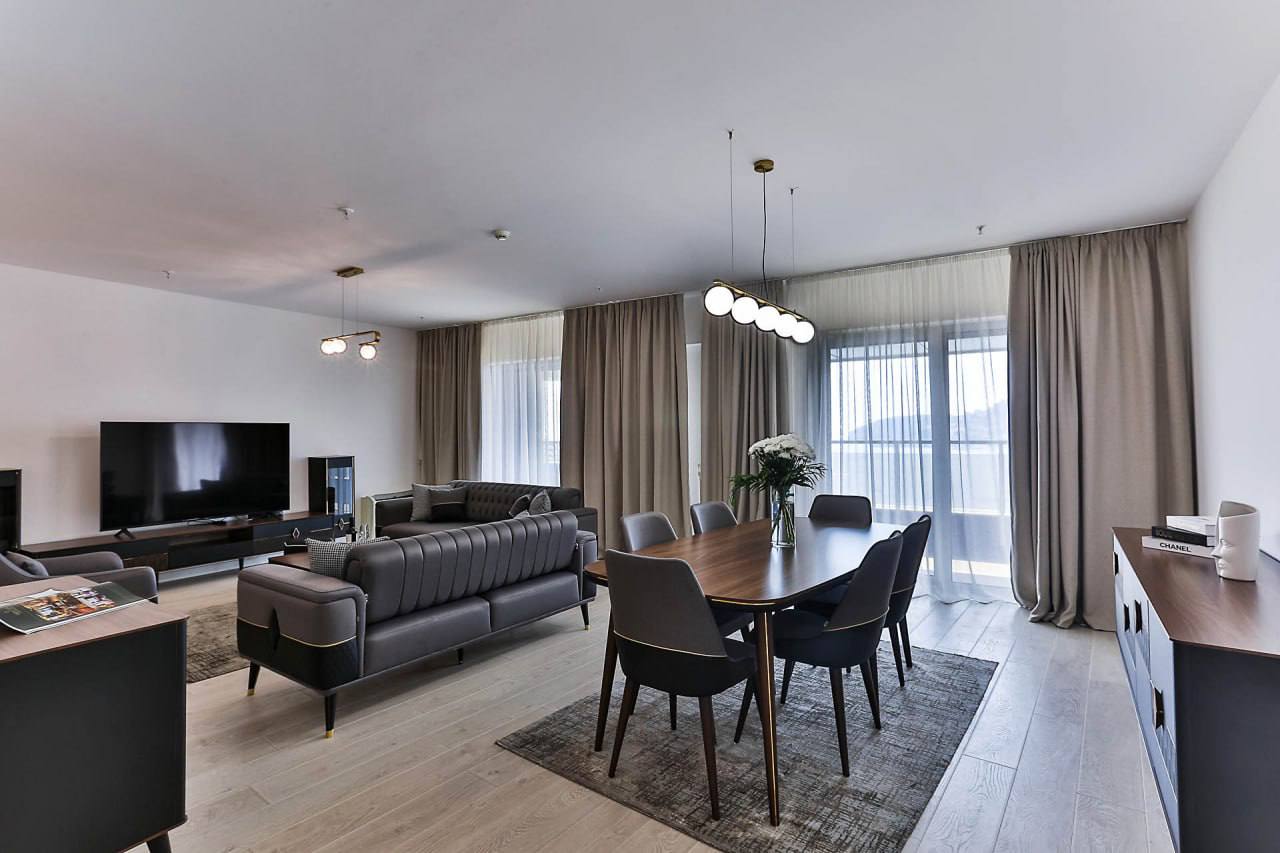 Квартира с 3 спальнями в Будве, 190 м²