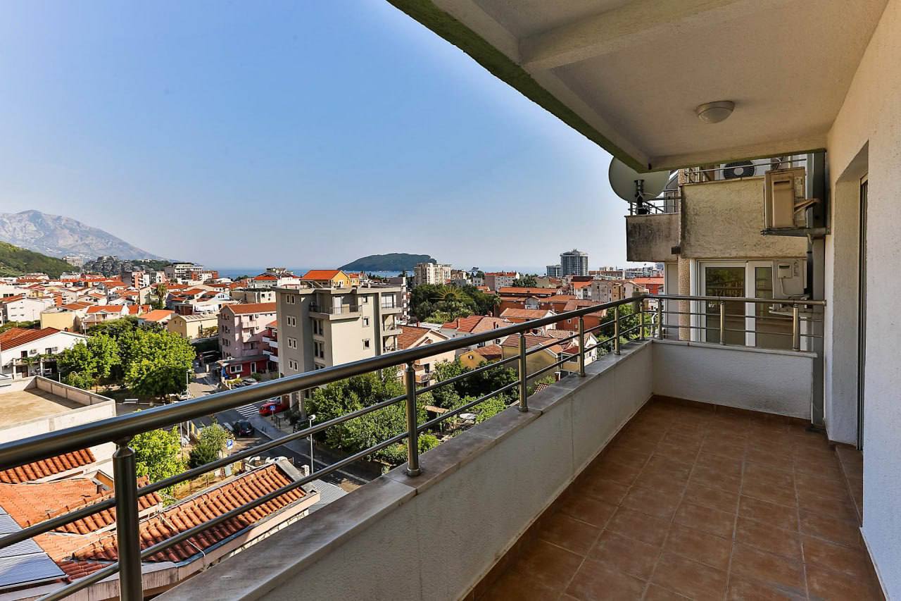 Квартира с 3 спальнями в Будве, 140 м² thumbnail 10