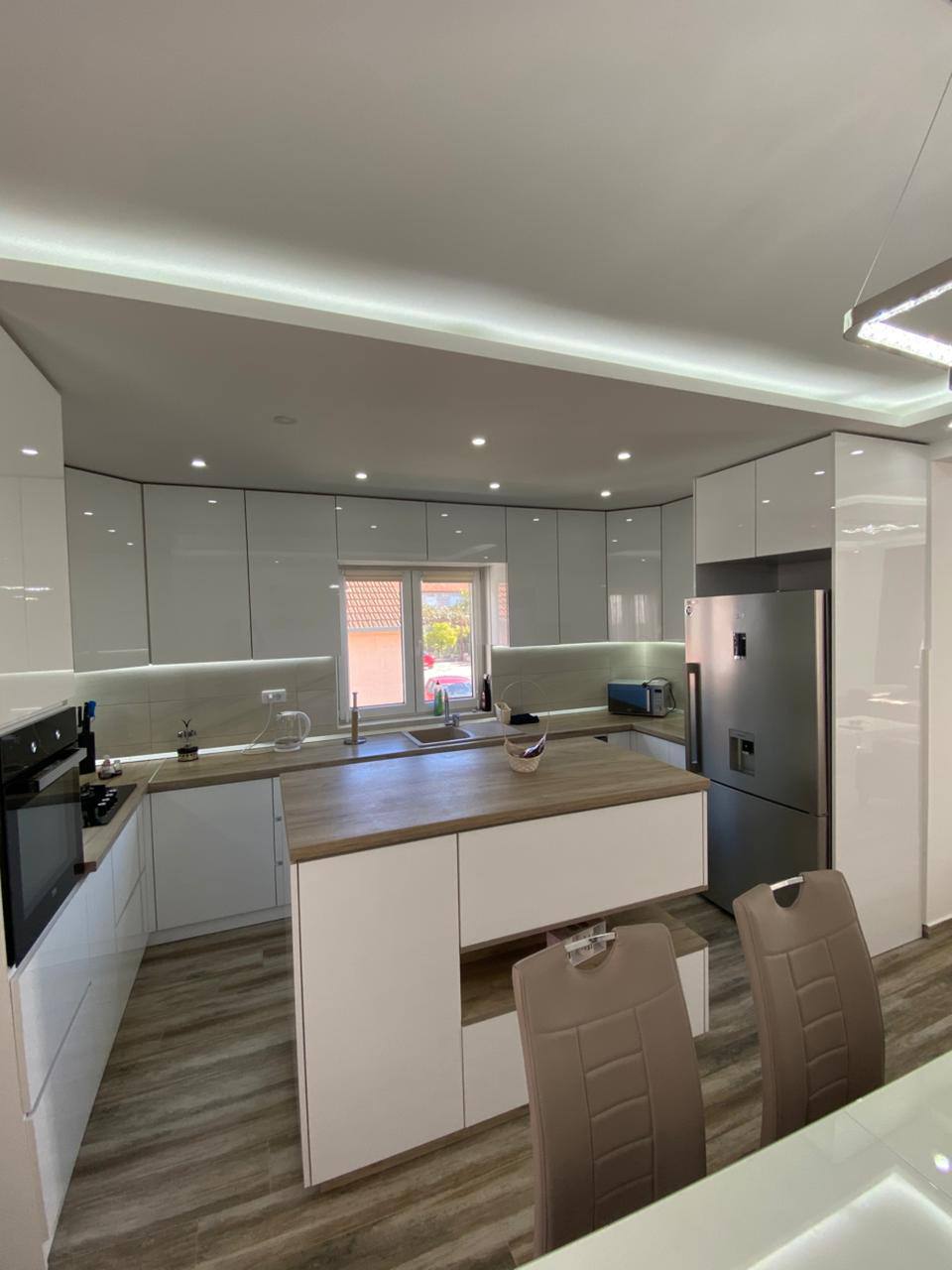 Квартира с 3 спальнями в Тивате, 115 м² 4