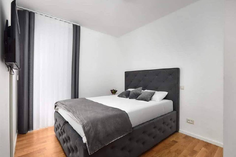 Квартира с 2 спальнями в Доброте, 74 м² 2