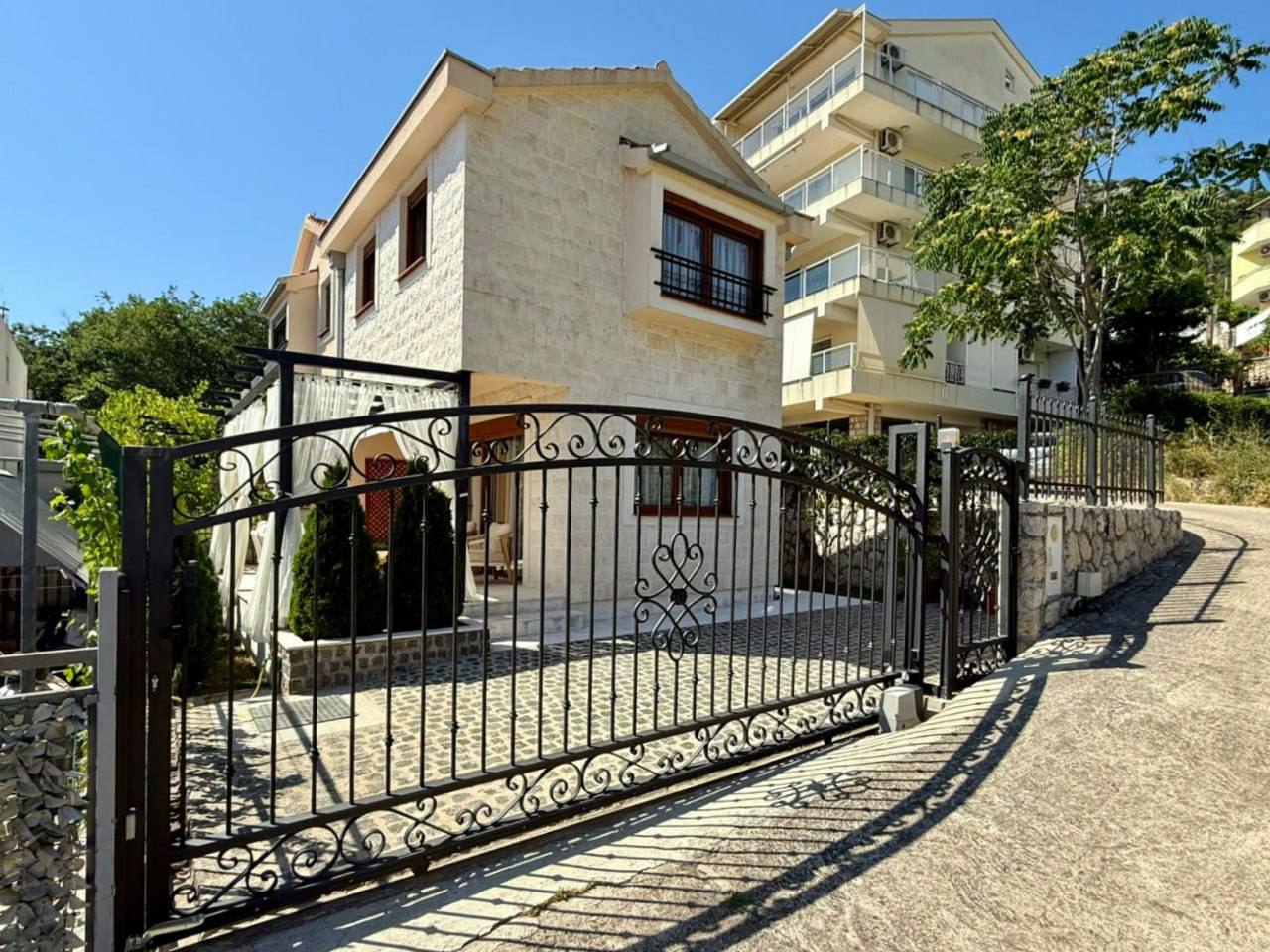 Вилла с 3 спальнями в Лази, 125 м²