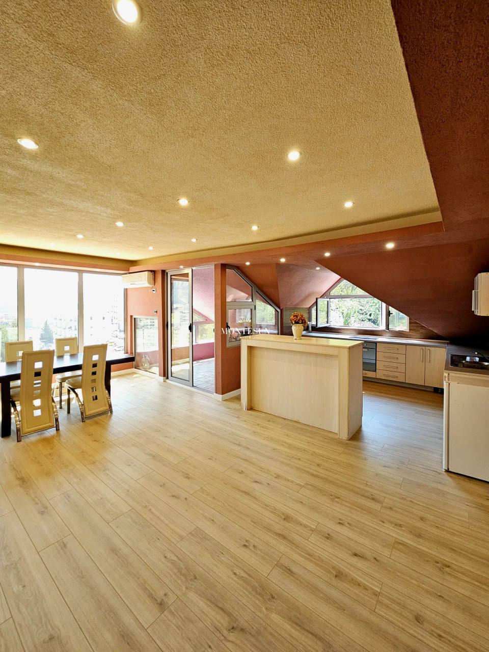 Квартира с 3 спальнями в Будве, 140 м² 2