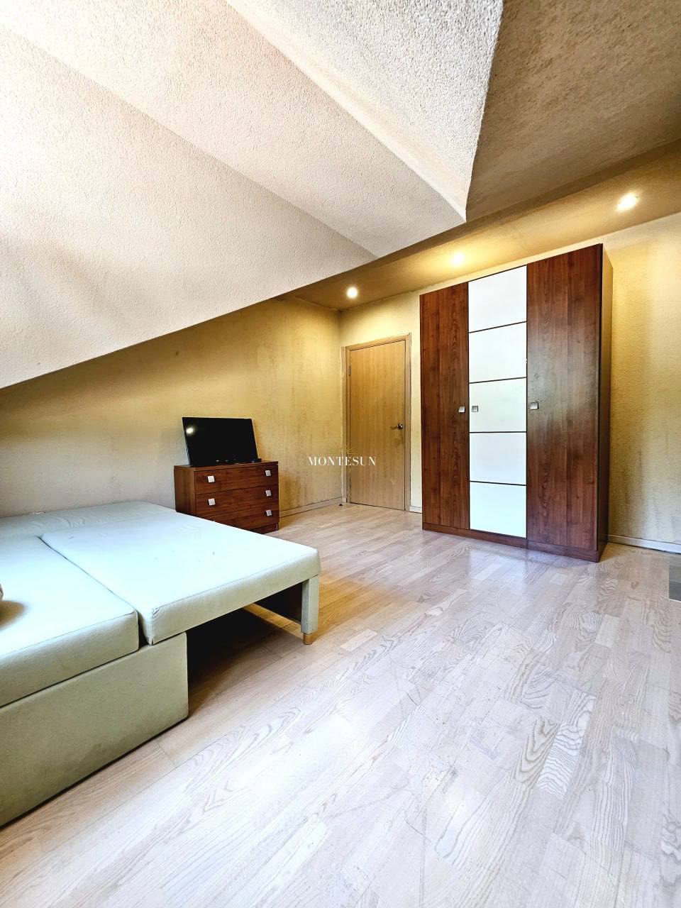 Квартира с 3 спальнями в Будве, 140 м² thumbnail 8