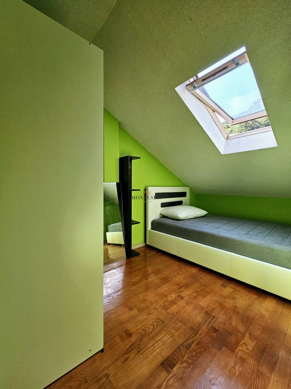 Квартира с 3 спальнями в Будве, 140 м² thumbnail 9