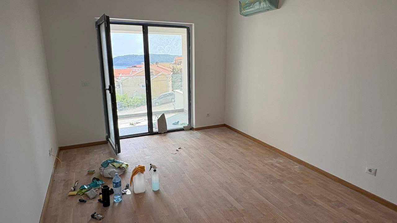 Квартира с 1 спальней в Бечичи, 42 м²