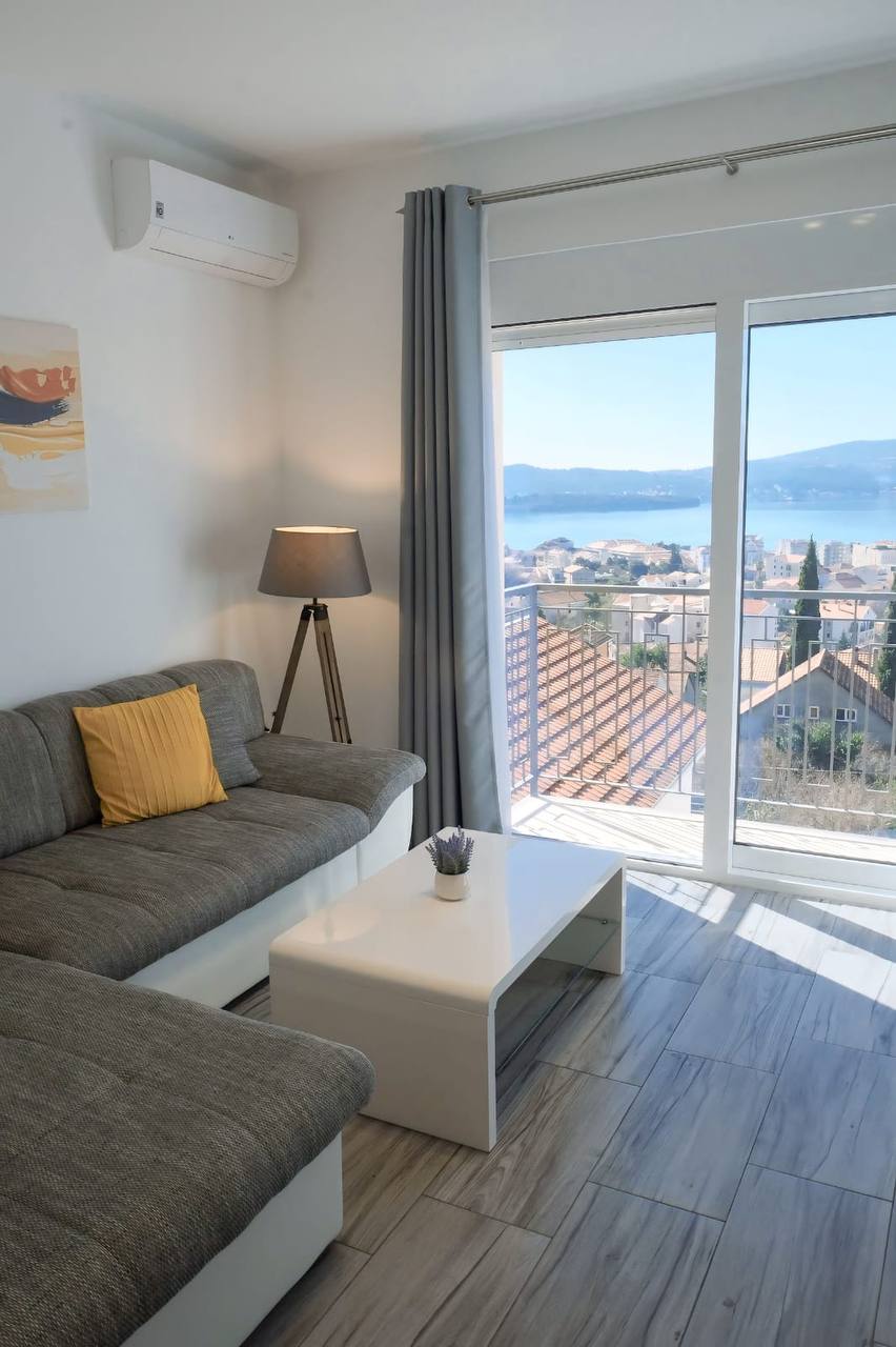 Квартира с 2 спальнями в Тивате, 55 м² 3