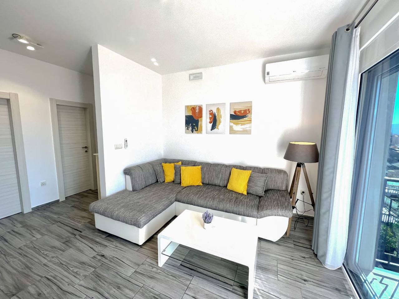 Квартира с 2 спальнями в Тивате, 55 м² 5