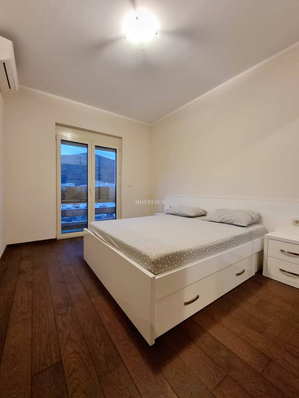 Квартира с 1 спальней в Будве, 53 м² 3