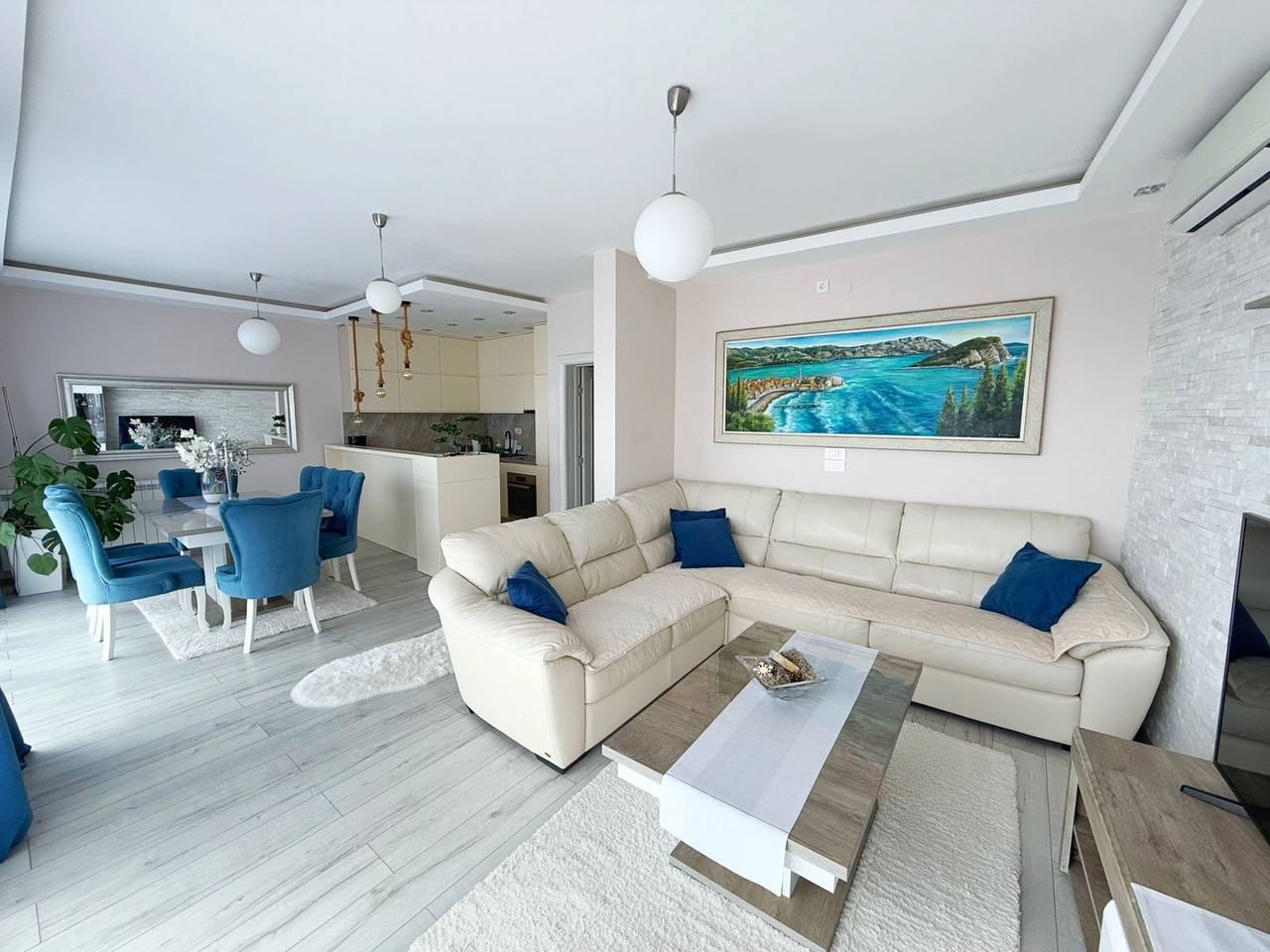 Квартира с 2 спальнями в Бечичи, 60 м²
