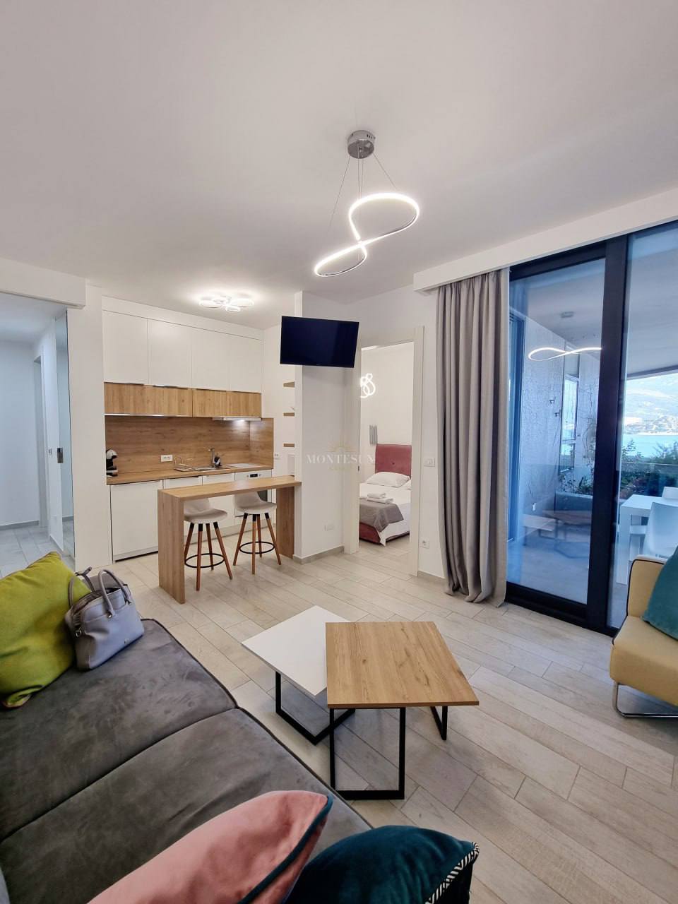 Квартира с 1 спальней в Royal Gardens, 52 м²