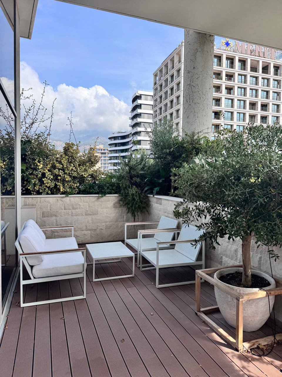 Квартира с 2 спальнями в Будве, 135 м²
