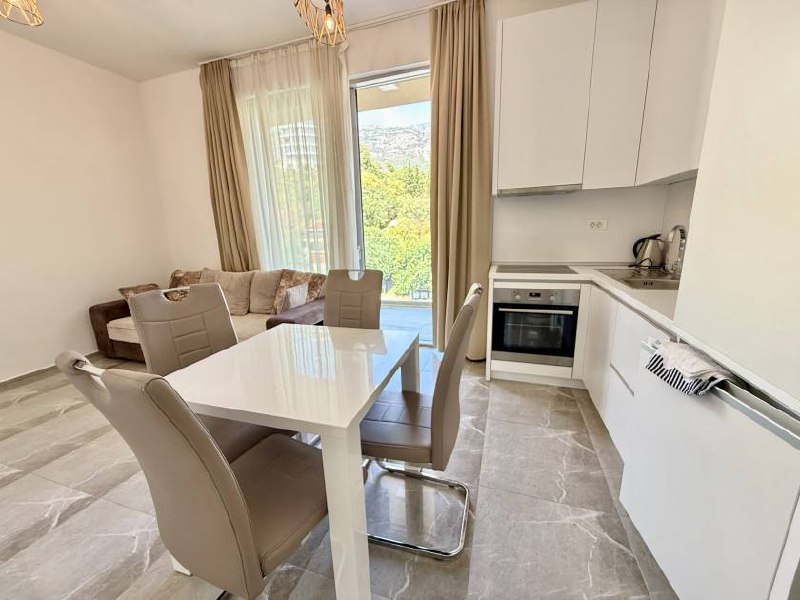 Квартира с 2 спальнями в Бечичи, 52 м²