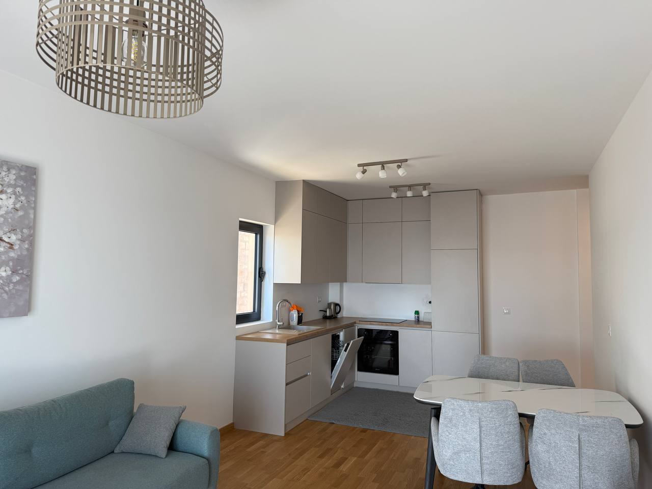Квартира с 2 спальнями в Бечичи, 58 м²