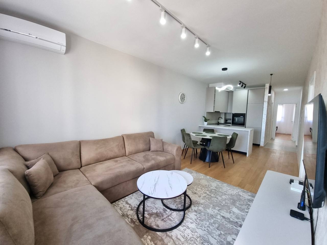 Квартира с 2 спальнями в Бечичи, 71 м² 2