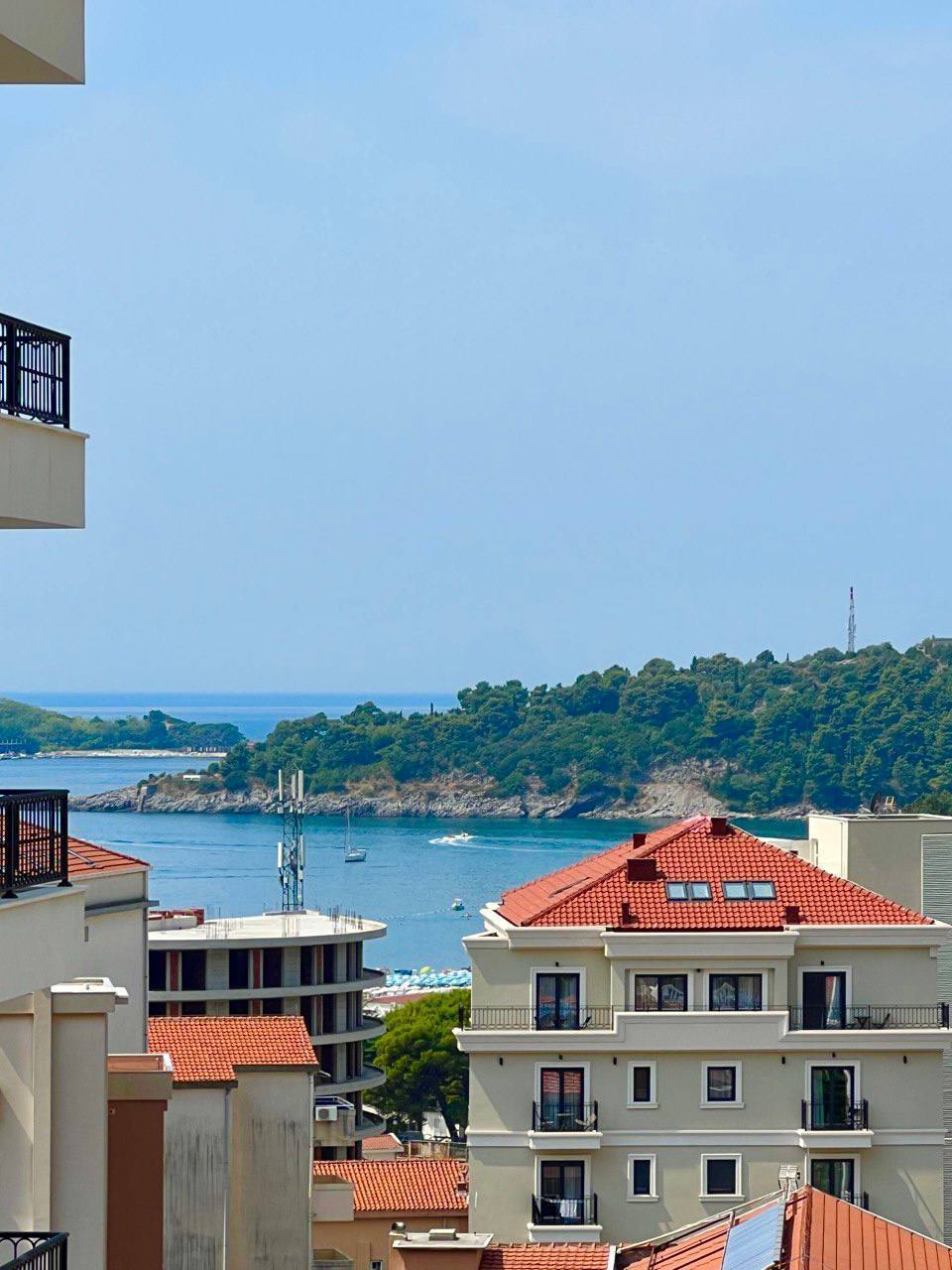 Квартира с 2 спальнями в Бечичи, 94 м²