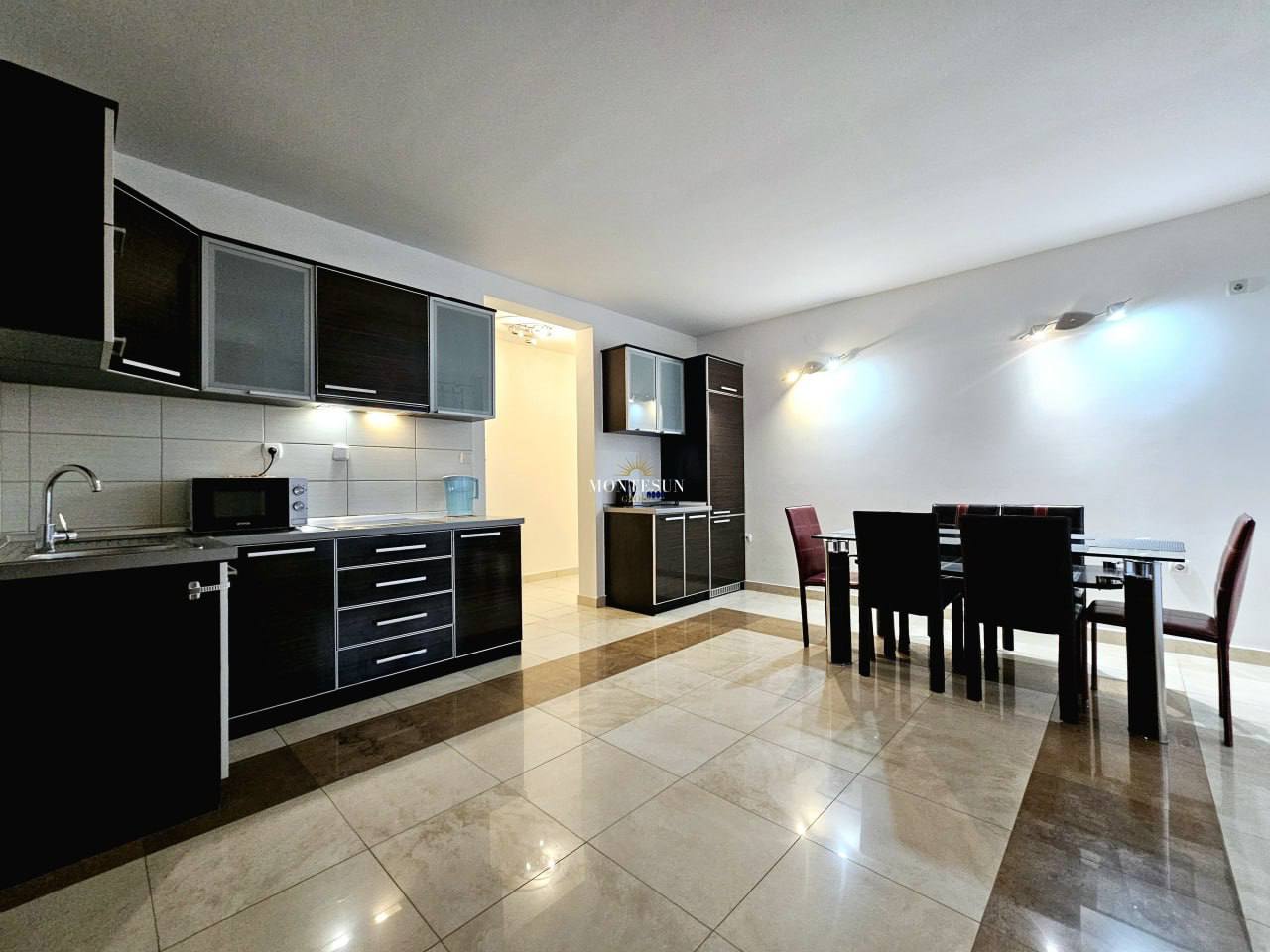 Квартира с 2 спальнями в Будве, 80 м² 2