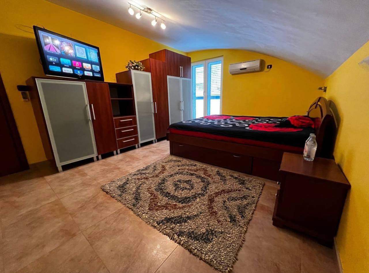 Квартира с 3 спальнями в Бечичи, 183 м² 2