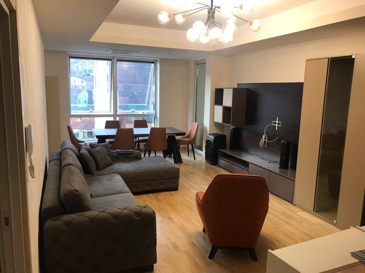 Квартира с 2 спальнями в Будве, 90 м²