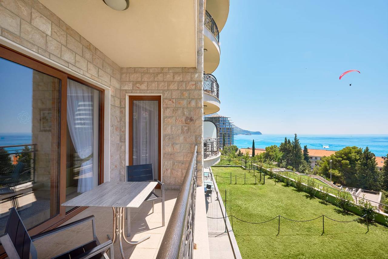 Квартира с 1 спальней в Бечичи, 72 м²