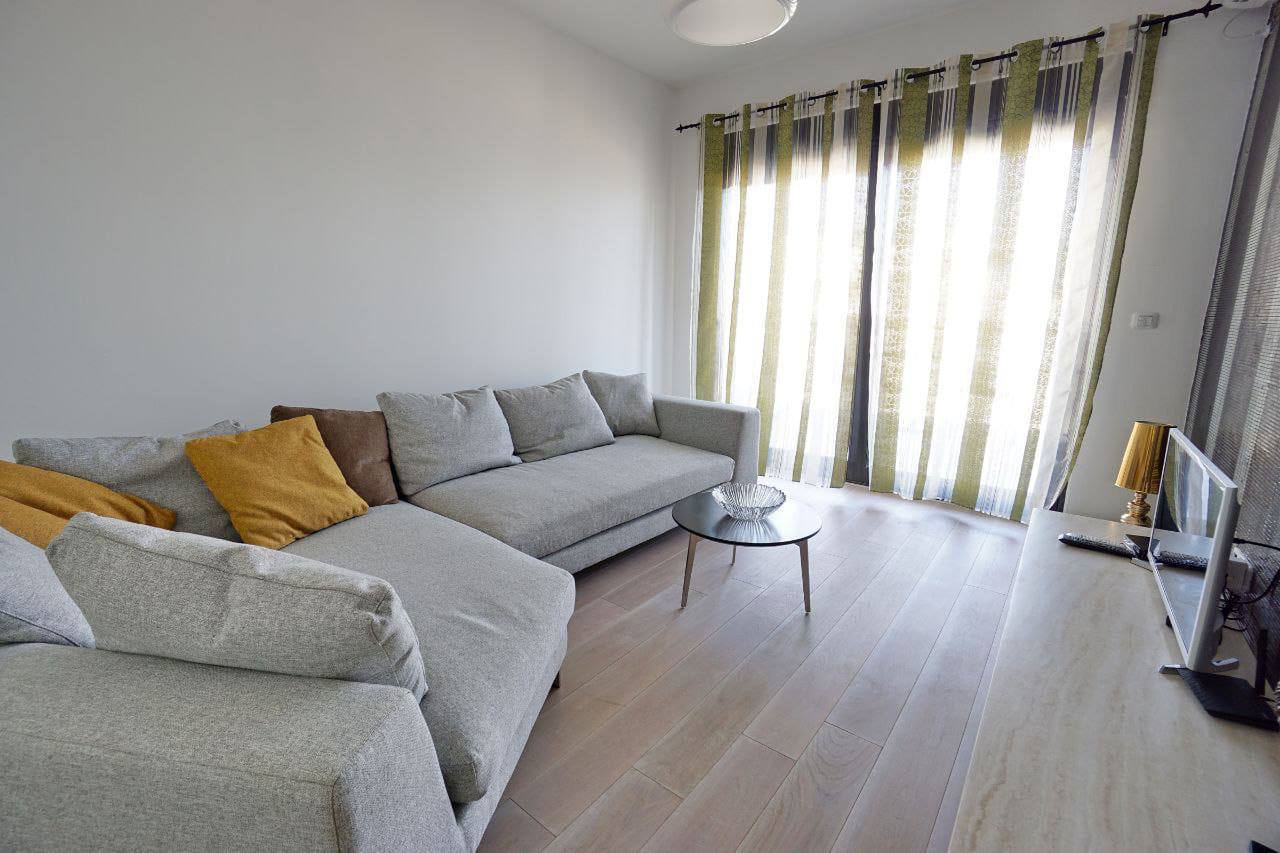 Квартира с 1 спальней в Центр, 52 м² 2