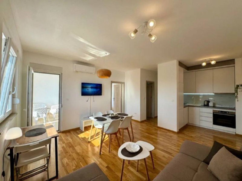 Квартира с 2 спальнями в Бечичи, 68 м²