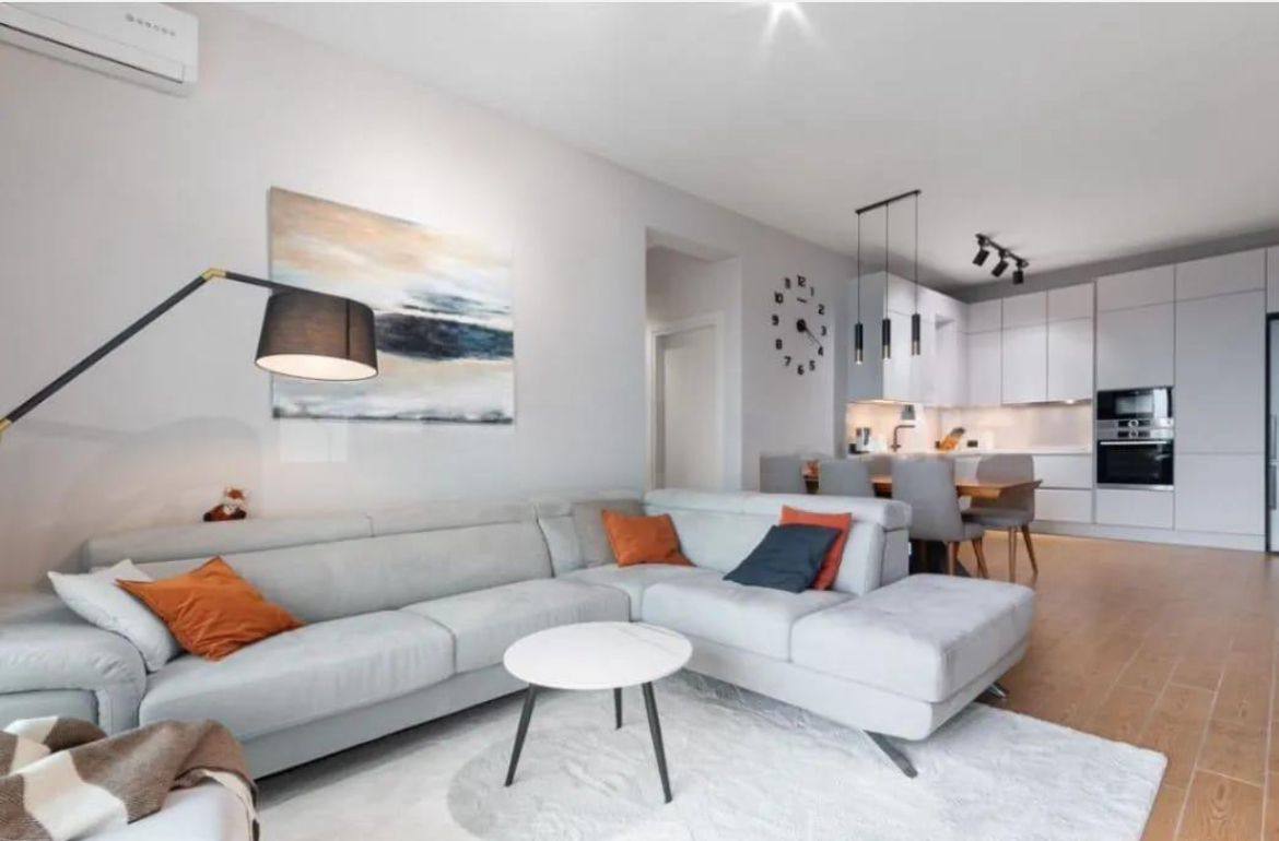 Квартира с 2 спальнями в Бечичи, 81 м²