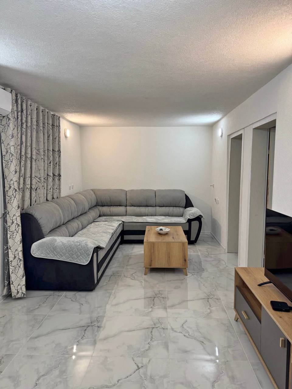 Квартира с 2 спальнями в Будве, 65 м²