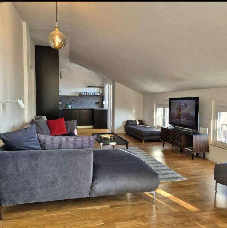 Квартира с 2 спальнями в Тивате, 75 м²