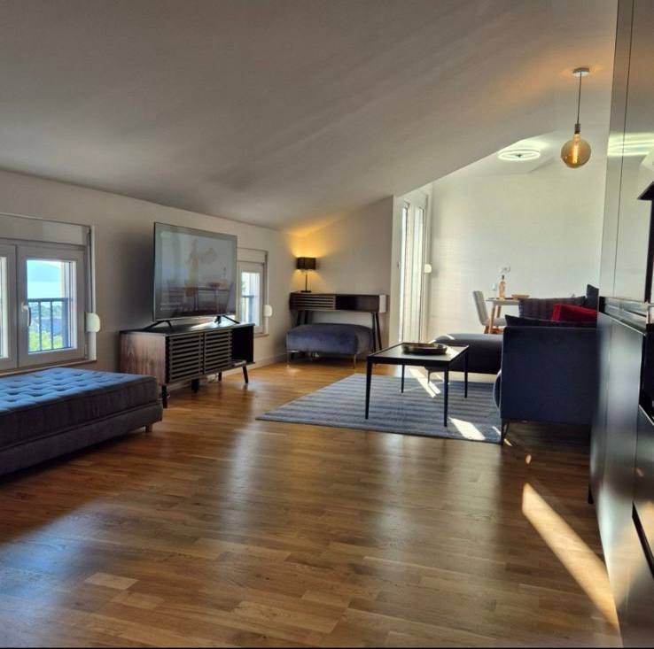 Квартира с 2 спальнями в Тивате, 75 м² 3