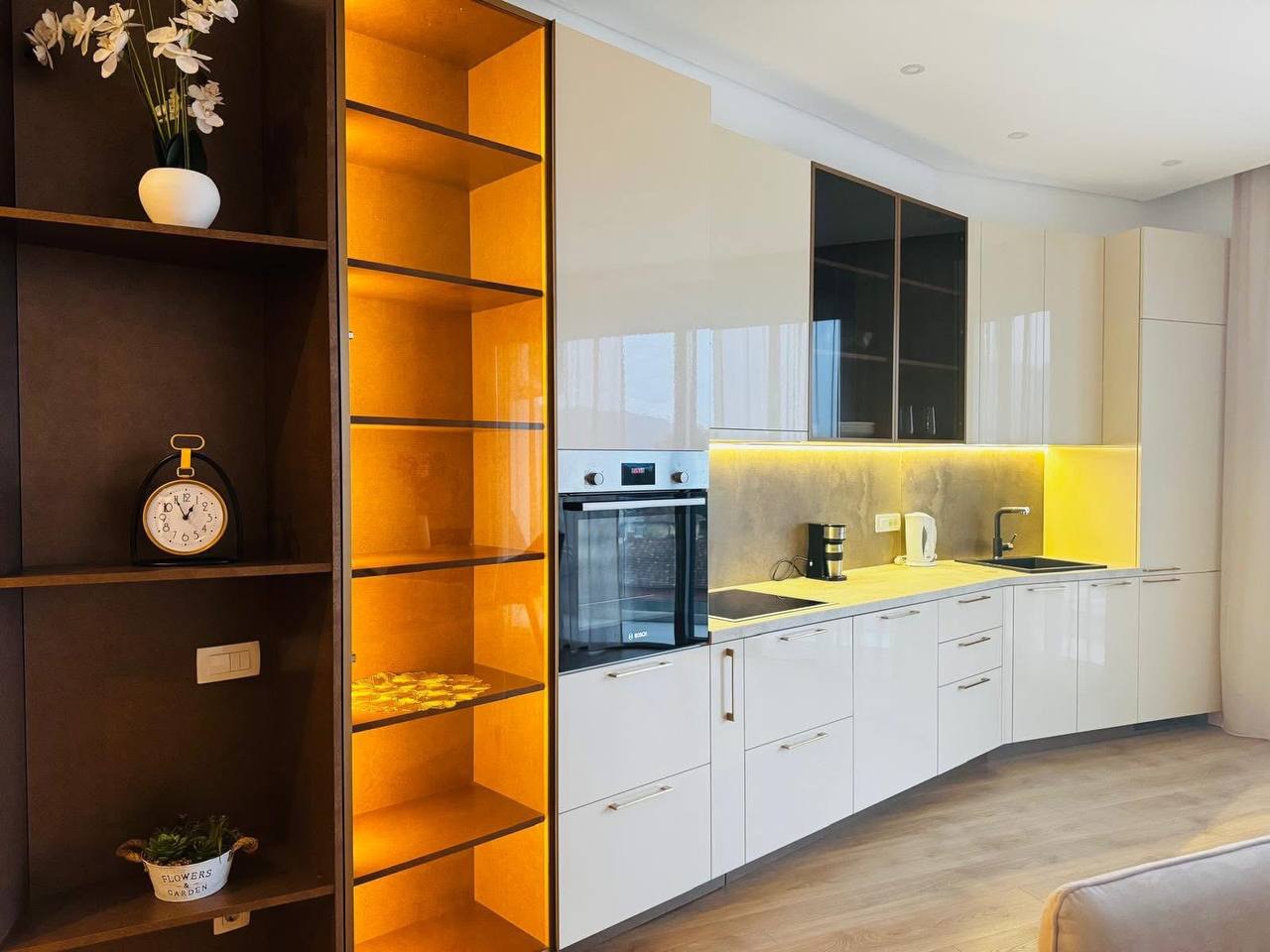 Квартира с 2 спальнями в Тивате, 76 м² 3