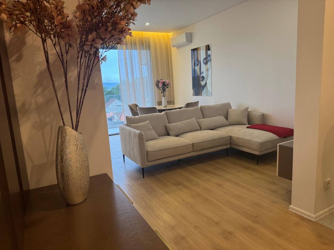 Квартира с 2 спальнями в Тивате, 76 м² 4