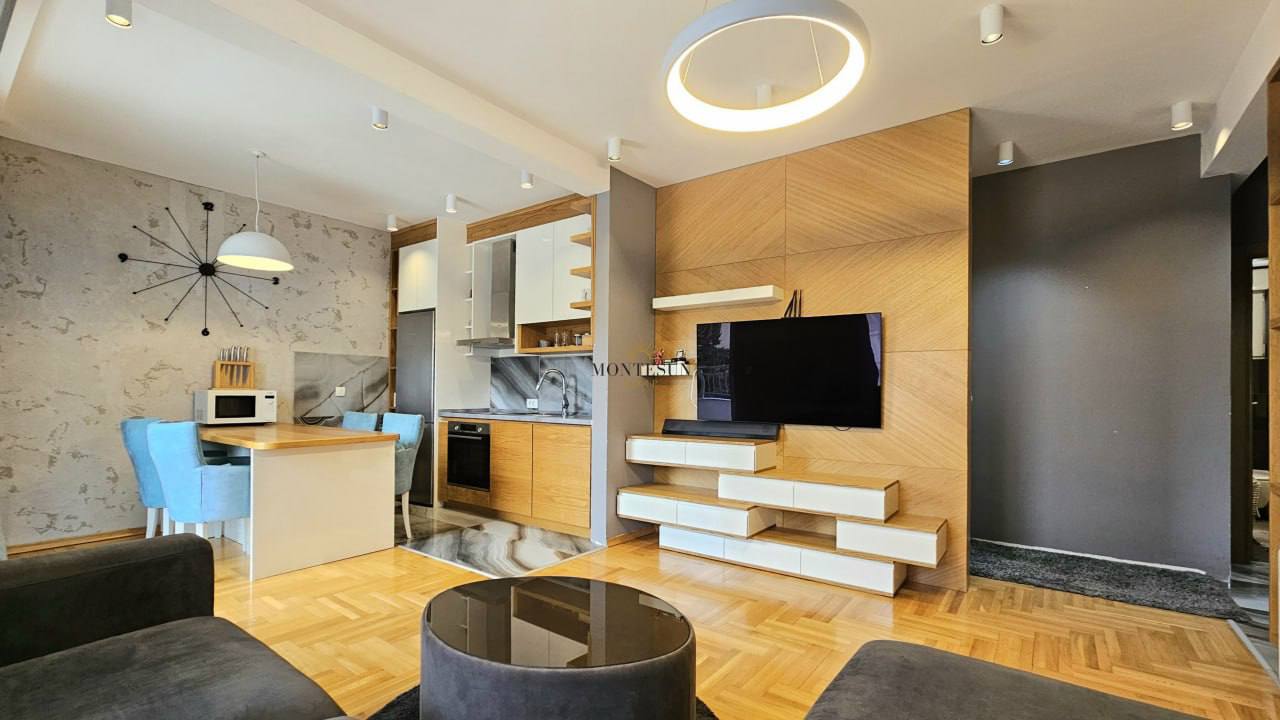 Квартира с 2 спальнями в Будве, 65 м²