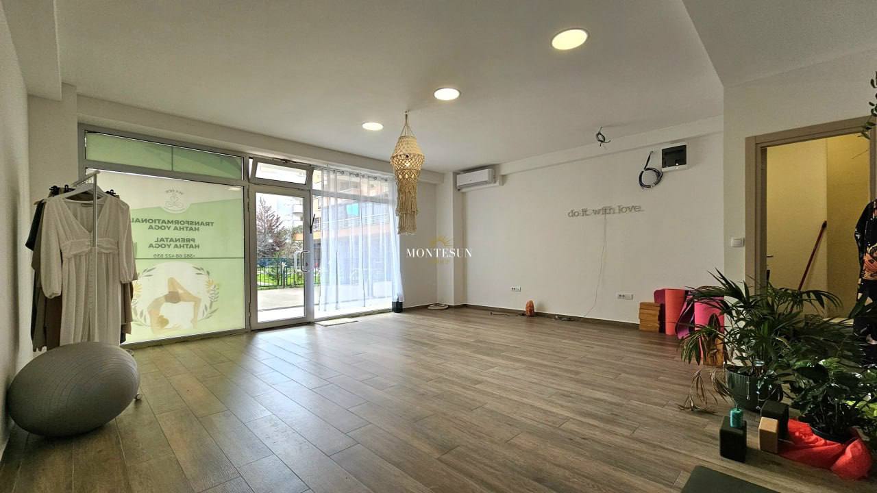 Коммерческое помещение в Будве, 38 м²