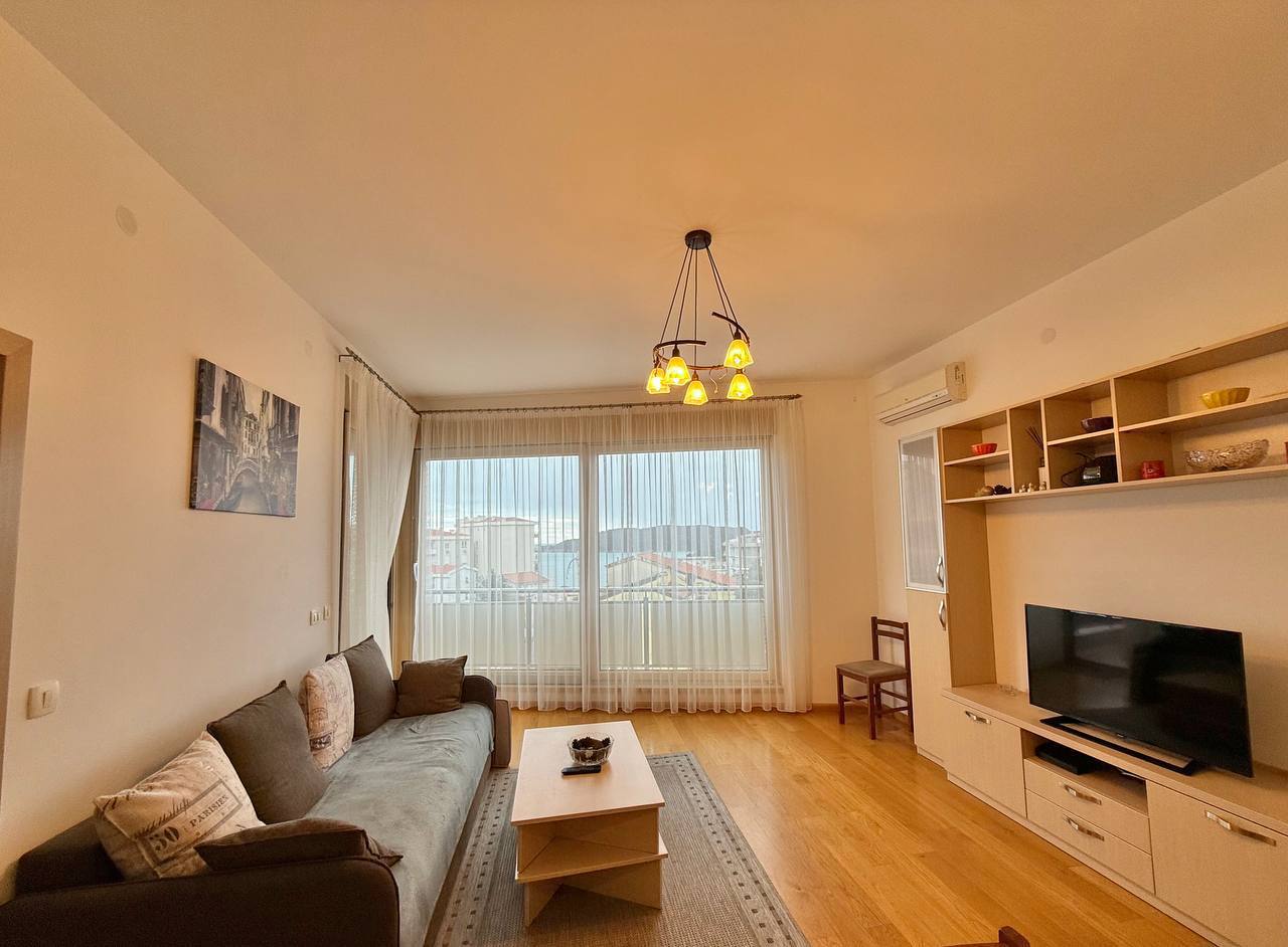 Квартира с 1 спальней в Бечичи, 52 м²