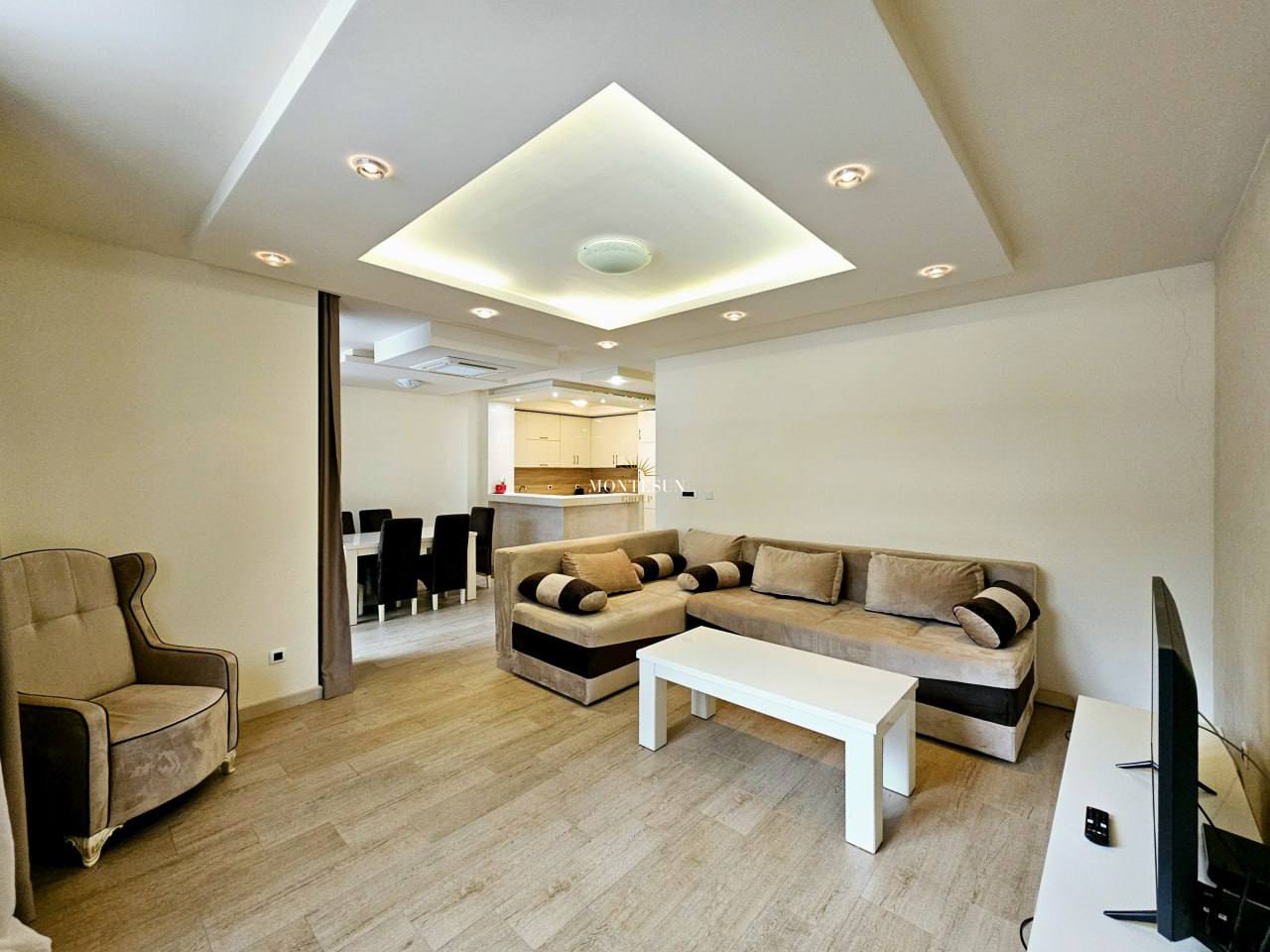 Квартира с 1 спальней в Будве, 70 м² 2