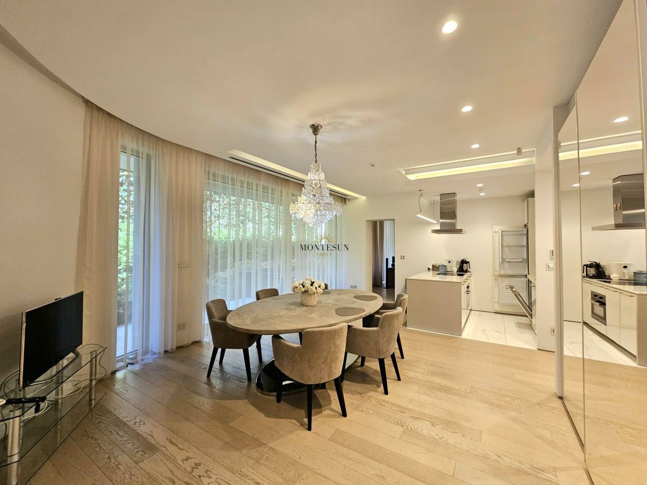 Квартира с 2 спальнями в Будве, 156 м² 2