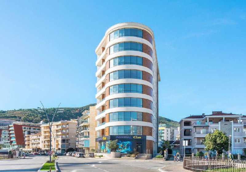Квартира с 2 спальнями в Будве, 138 м²