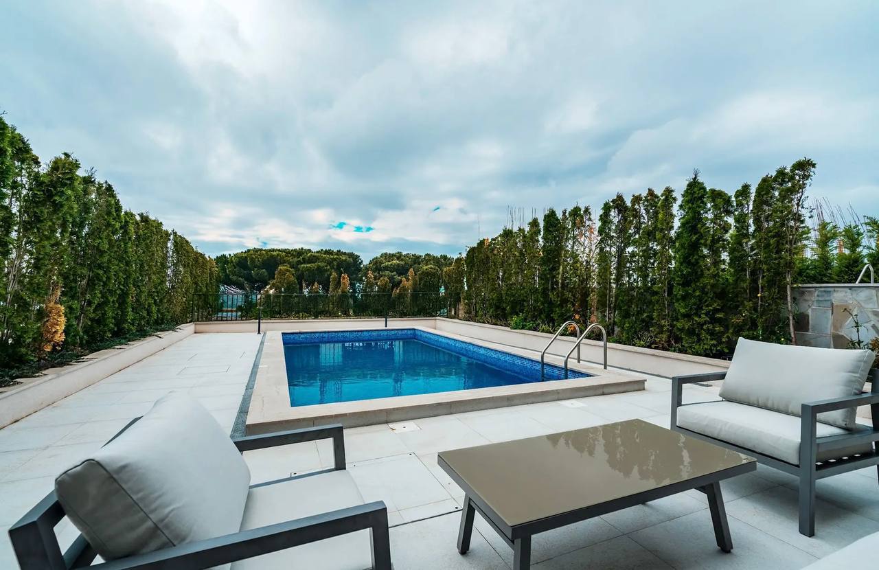 Вилла с 3 спальнями в Режевичах, 220 м²