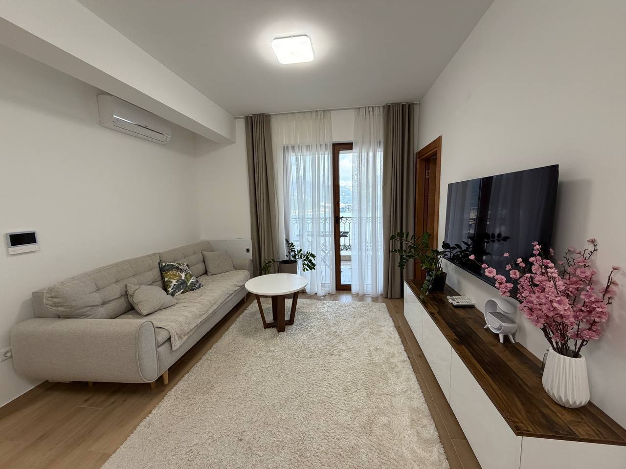 Квартира с 2 спальнями в Будве, 54 м²