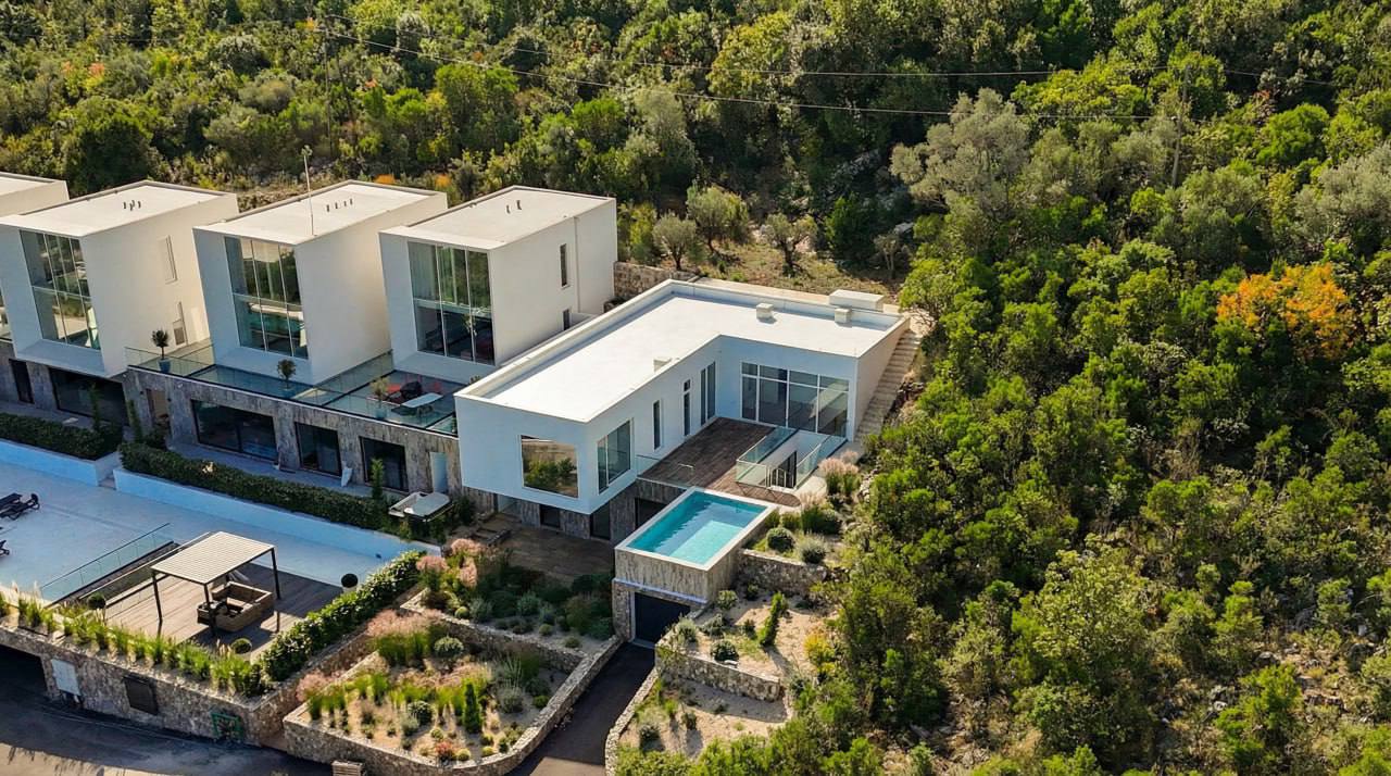 Вилла с 3 спальнями в Крашичах, 350 м²