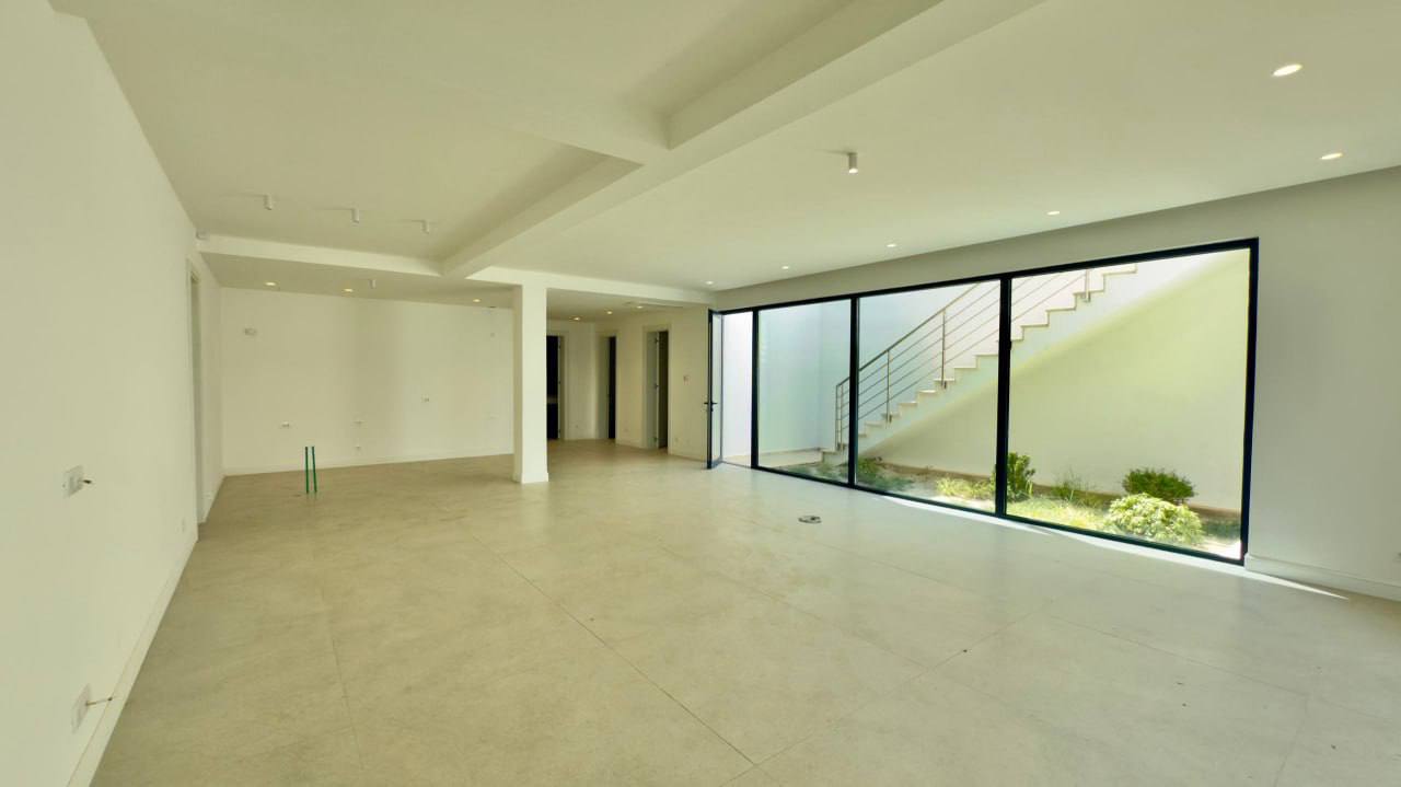 Вилла с 3 спальнями в Крашичах, 350 м² 4