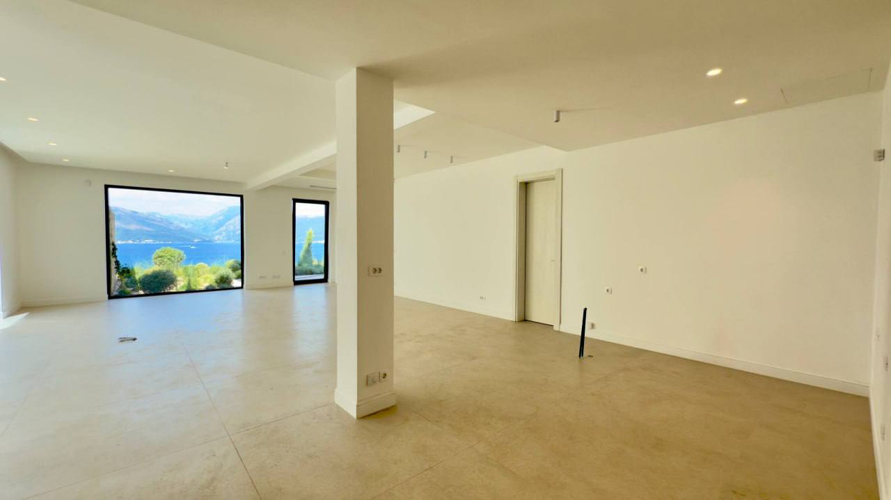 Вилла с 3 спальнями в Крашичах, 350 м² thumbnail 9